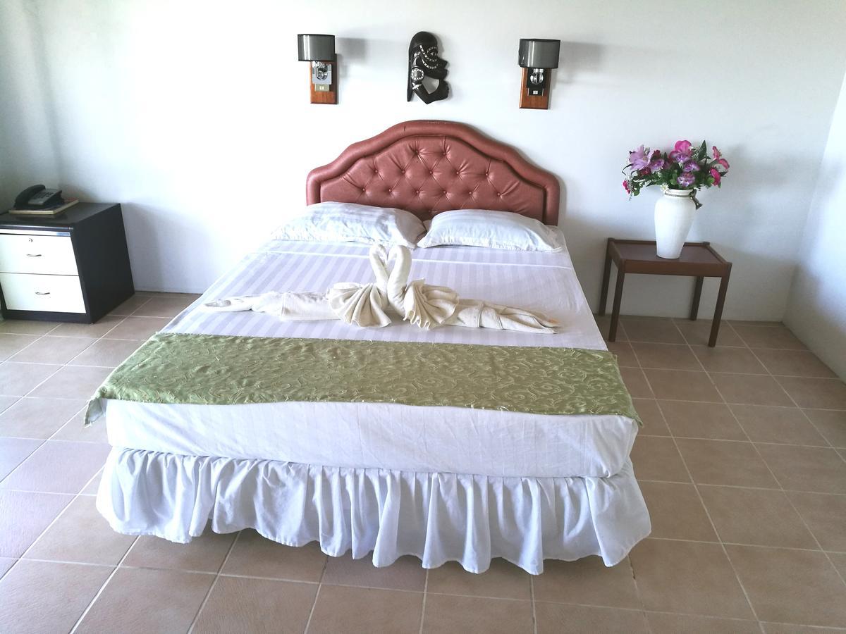 Honiara Hotel Екстер'єр фото