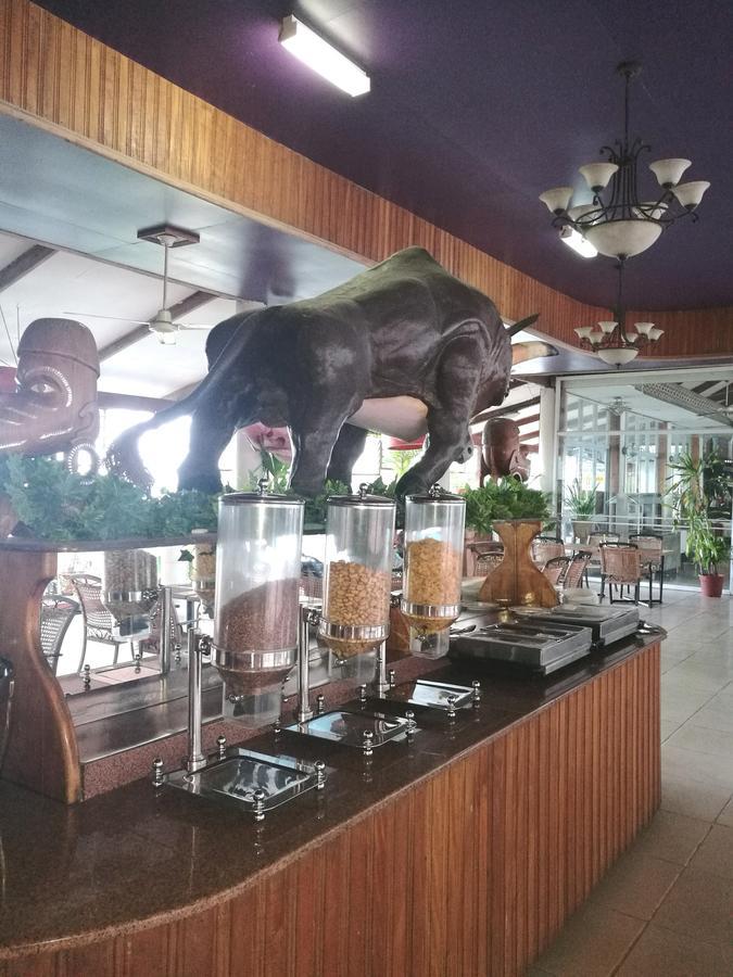 Honiara Hotel Екстер'єр фото